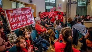 Protesta de familias de la Escola Entença de Barcelona el pasado 12 de febrero.