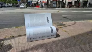 Bancos con forma de libro por toda la ciudad: así busca Madrid fomentar la lectura