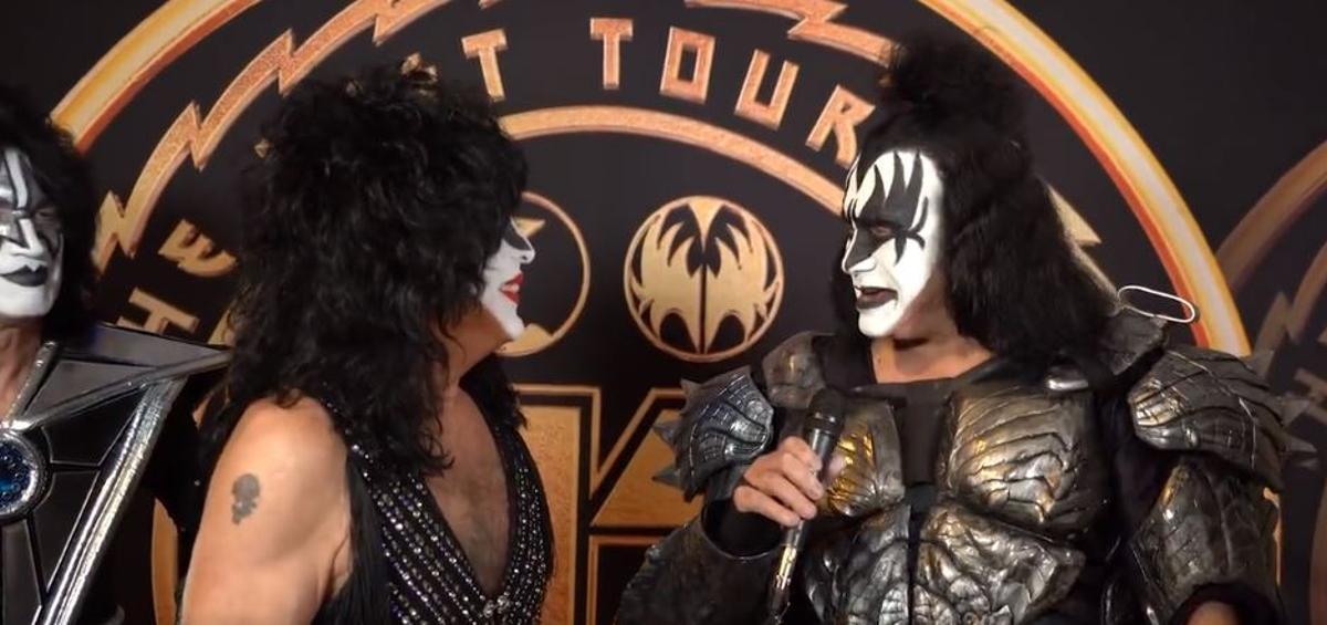 Momento en el que Gene Simmons se lanza a versionar 'Macarena'