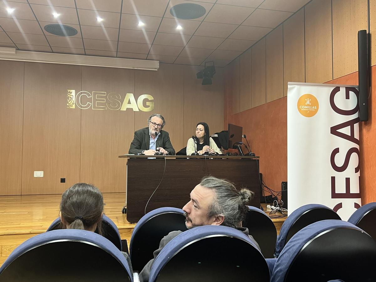 Noceda, durante su ponencia en el CESAG.