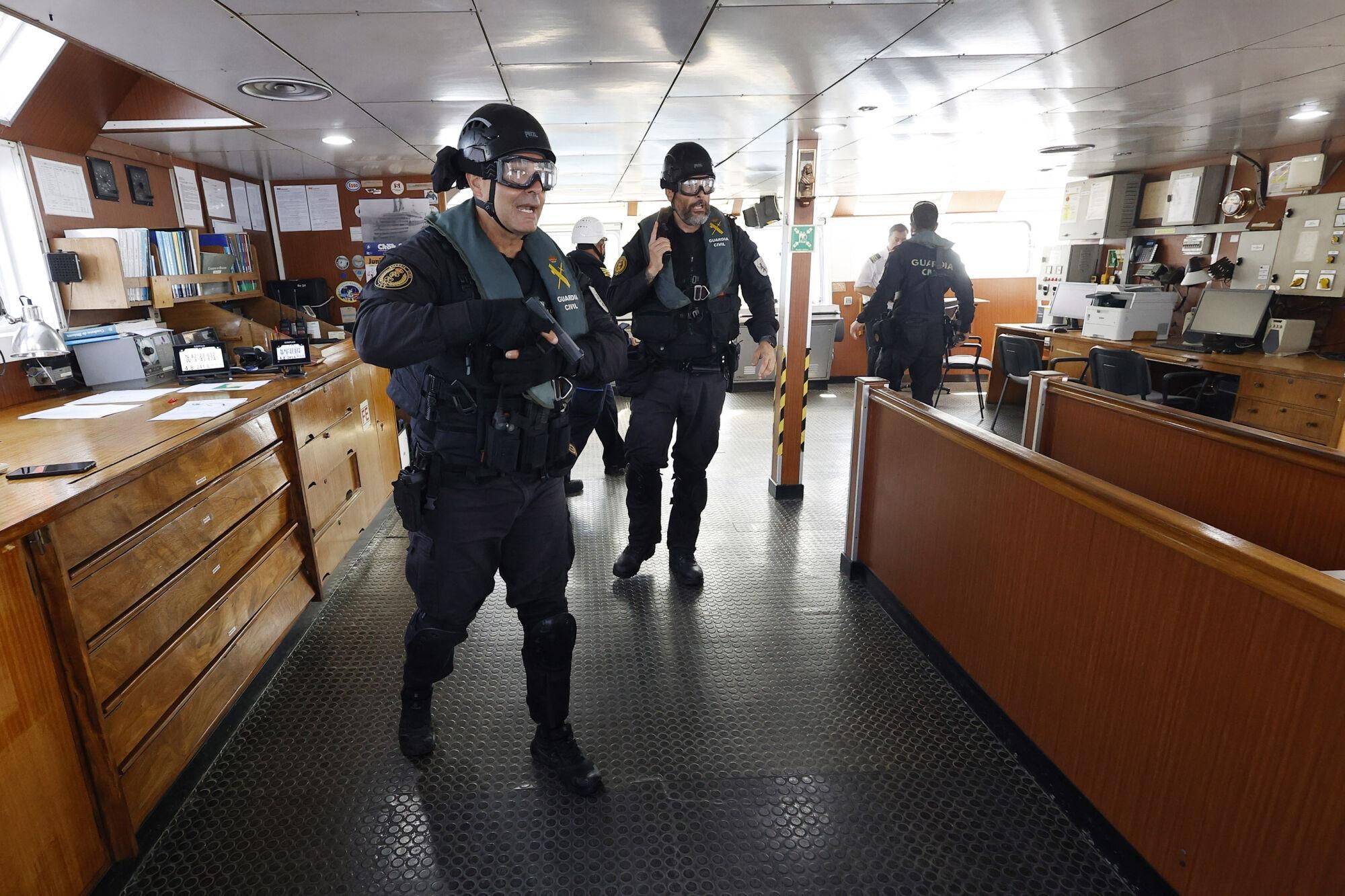 Ensayo de asalto en plena ría de Pontevedra
