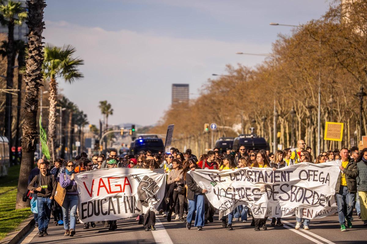 La manifestación de profesores toma el centro de Barcelona