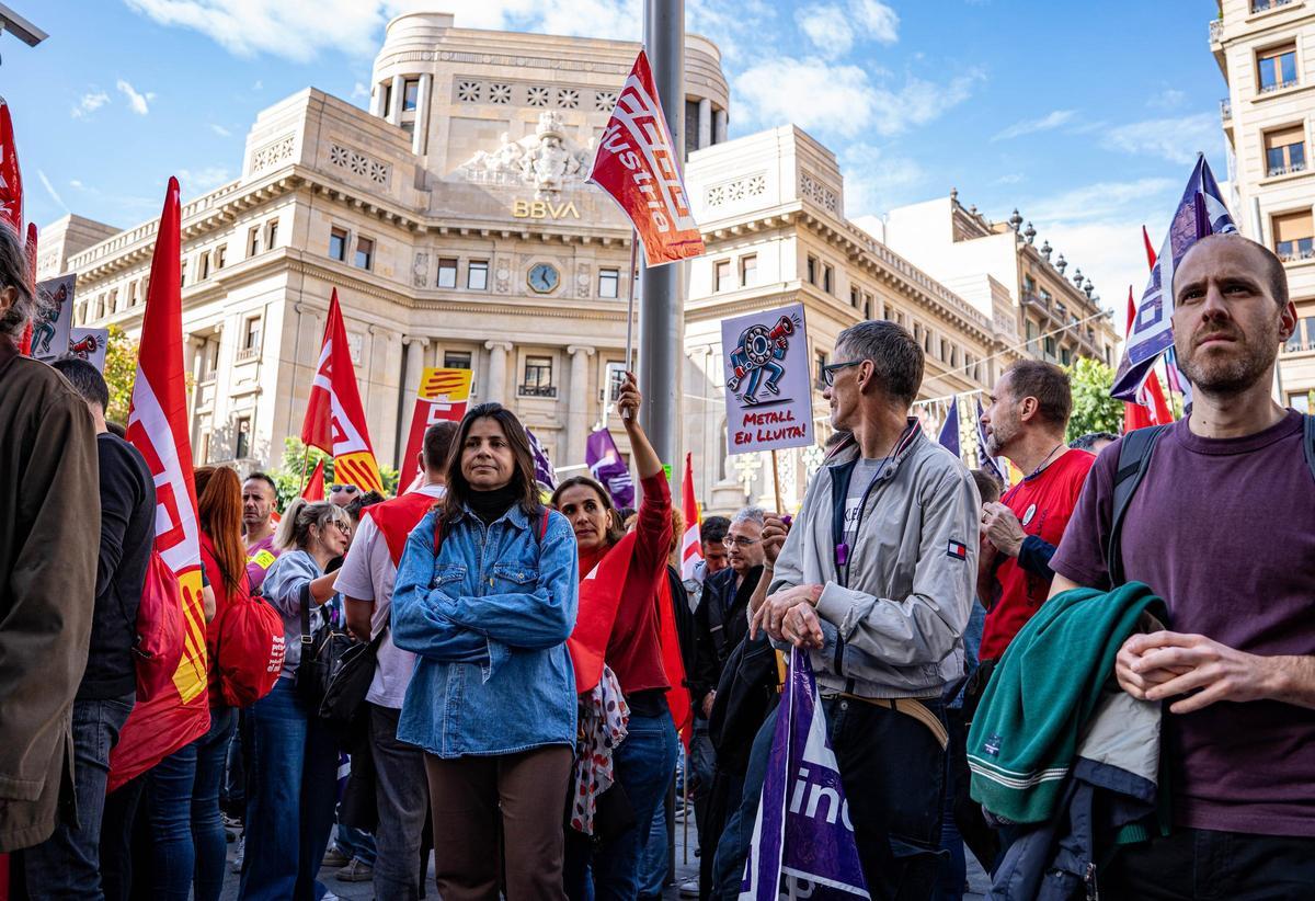 Los trabajadores del metal llevan su protesta al centro de Barcelona