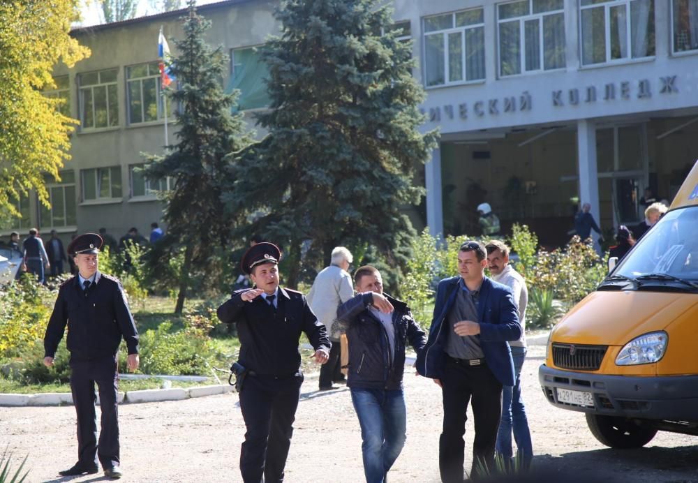 Al menos 18 personas murieron el miércoles y unas 40 resultaron heridas por la explosión "de un artefacto no identificado" en un colegio secundario técnico en Kerch, en Crimea.