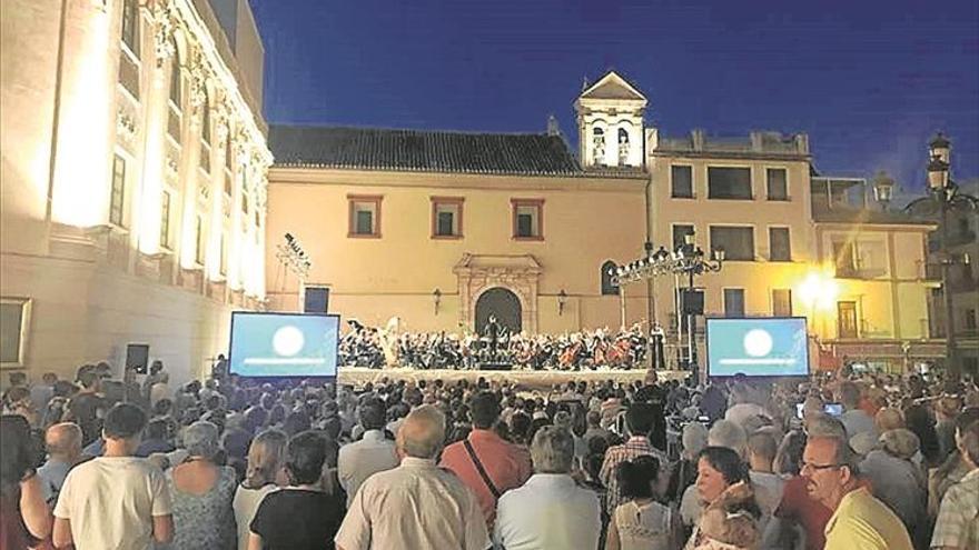 La Diputación lleva hasta la plaza de La Rosa su ciclo ‘Noches de música y cine’