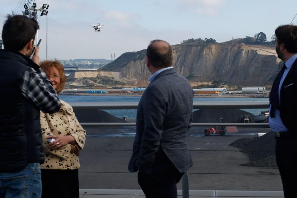 El Puerto de Avilés medirá sus mercancías mediante imágenes tomadas por un dron