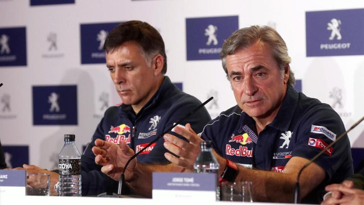 Carlos Sainz y Lucas Cruz, en la rueda de prensa