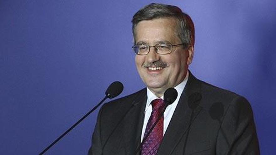 Komorowski gana en Polonia, pero habrá una segunda vuelta