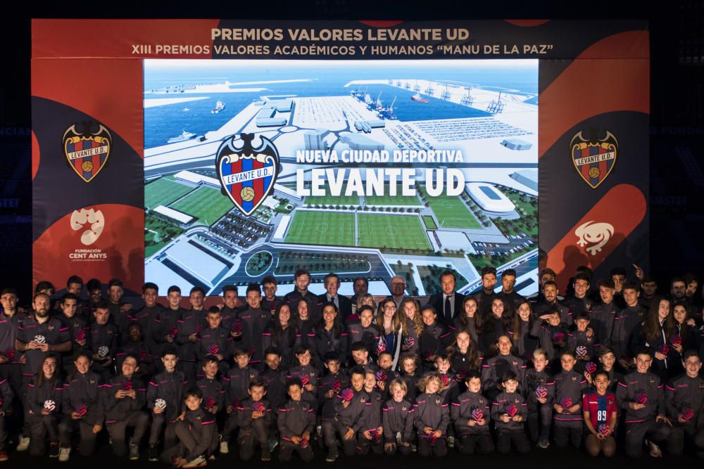 Presentación de la nueva ciudad deportiva del Levante UD en Nazaret
