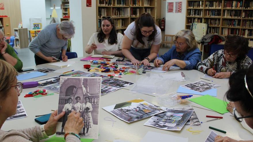 Se han realizado tres talleres y en noviembre se llevará a cabo una exposición en la biblioteca municipal de Mallén. | SERVICIO ESPECIAL