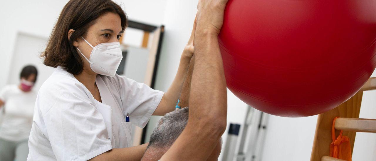 Sanidad cambia de criterio y recomienda que los contagiados esperen cinco meses para ponerse la dosis de refuerzo