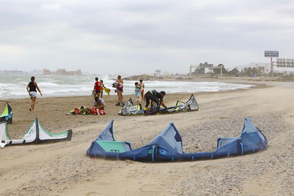 Kite Surf en la playa prohibida de Massalfassar