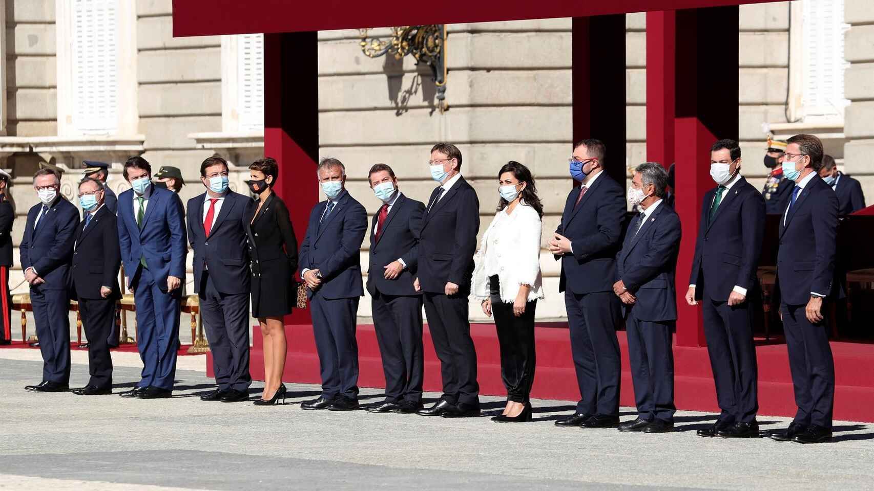 Los presidentes autonómicos durante el acto militar por los actos del 12 de octubre de 2020.