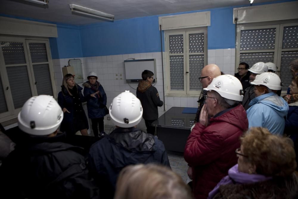 Los vecinos de Sabero, en el recorrido por el pozo Sotón.