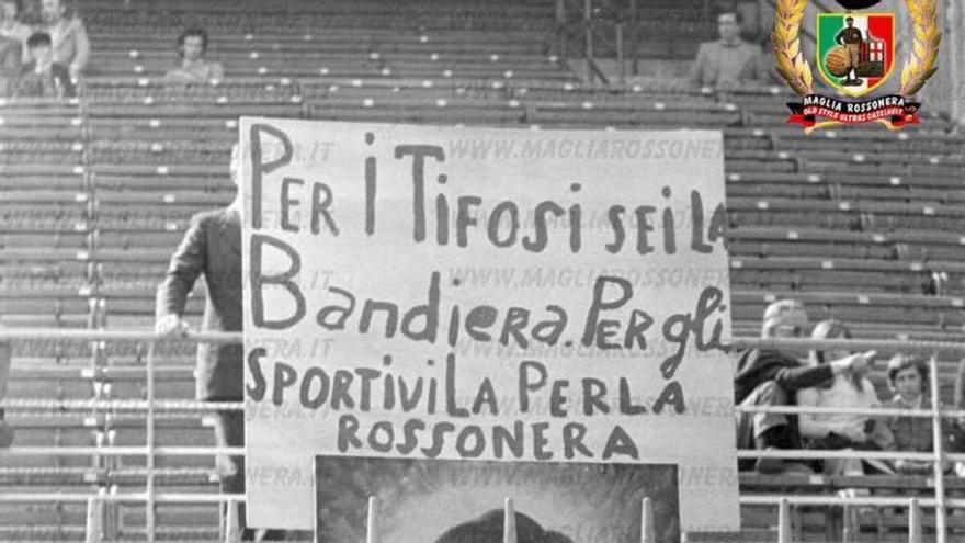 Pancarta de apoyo de lo hinchas a Rivera durante un partido.
