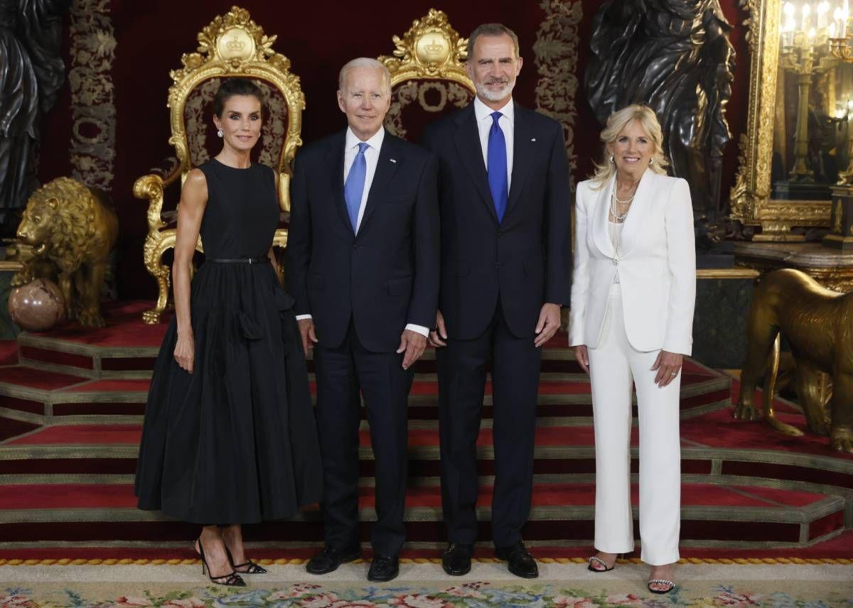 La reina Letizia y el rey Felipe VI reciben a Joe y Jill Biden, presidente y primera dama de Estados Unidos, en el Palacio Real de Madrid