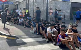 El PP s’alinea amb Vox en migració però manté un perfil institucional