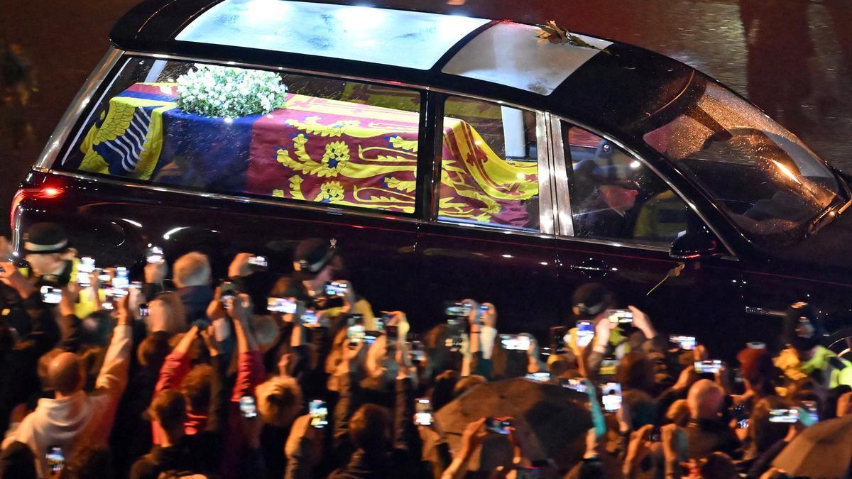 8/9/2022. La reina de Inglaterra Isabel II muere a los 96 años y se celebra un solemne funeral de Estado en su memoria.