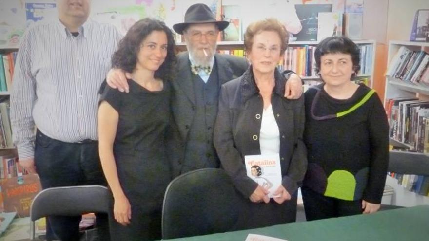 Un libro de viñetas recrea la vida y gastronomía de 'la cuinera de l'Òpera'