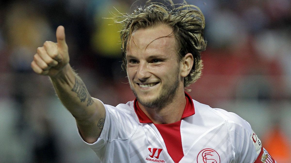 Ivan Rakitic, en una foto de archivo celebrando un gol marcado de penalti con el Sevilla FC al Rayo Vallecano.