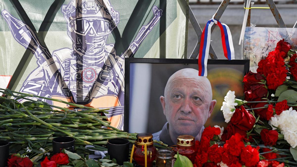 Memorial improvisado en Moscú a Yevgueni Prigozhin