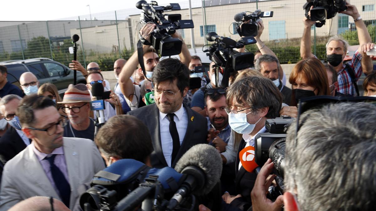 El president del Consell per la República, Carles Puigdemont, al sortir de la presó de Sàsser.