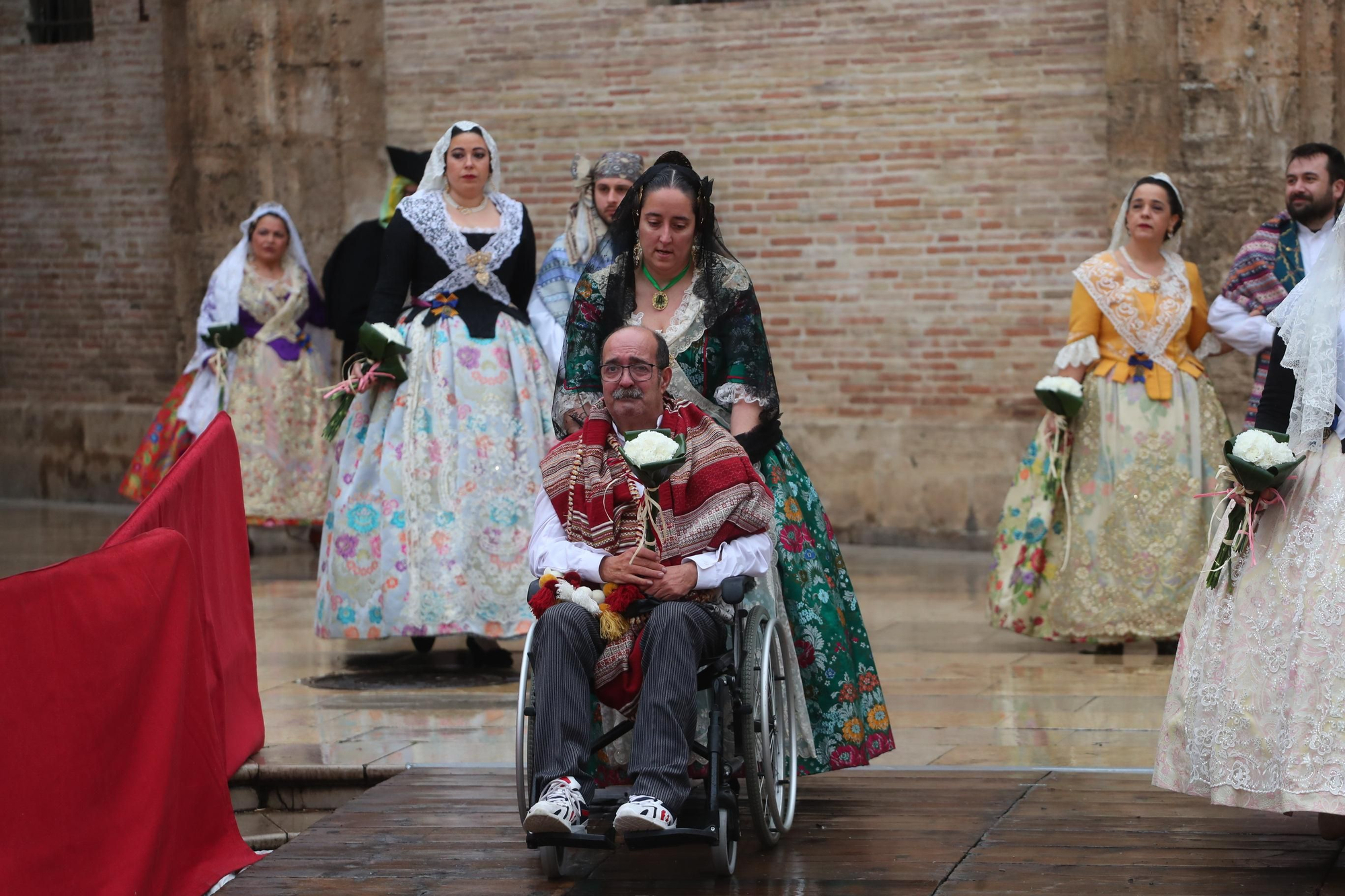 Búscate en el primer día de ofrenda por la calle de la Paz (entre las 15:30 a las 17:00 horas)