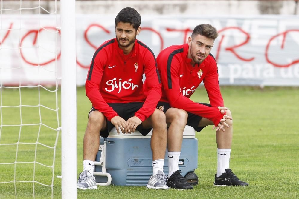 Entrenamiento del Sporting tras la derrota frente al Barcelona