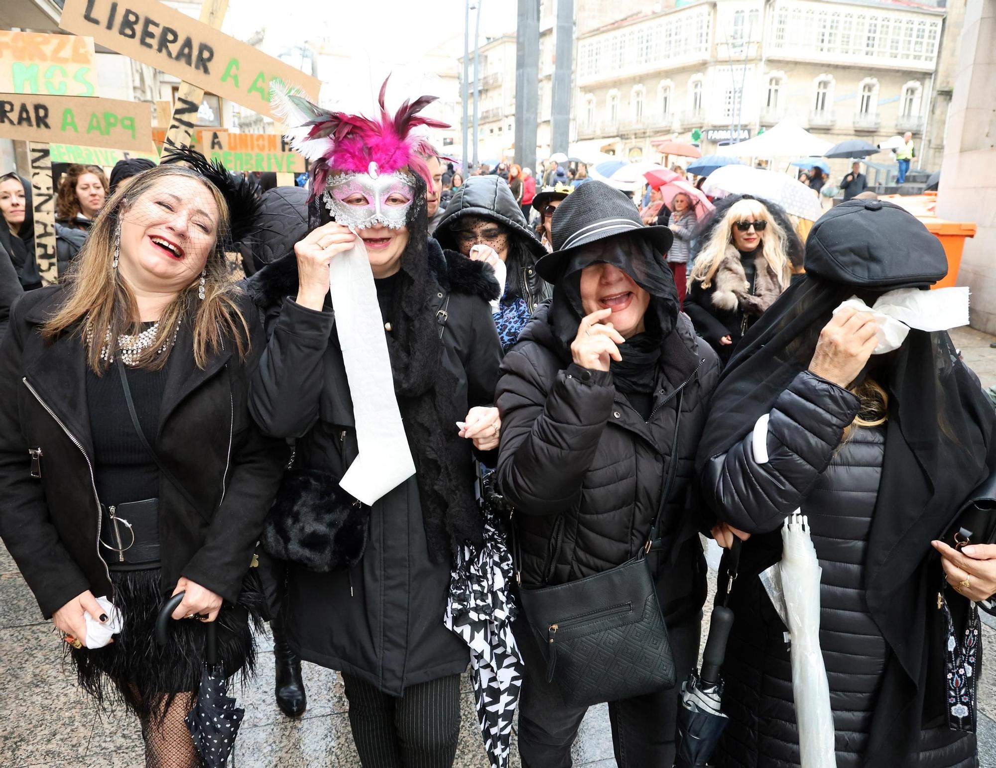 Comitiva fúnebre y premios del desfile finalizan el Carnaval en Vigo