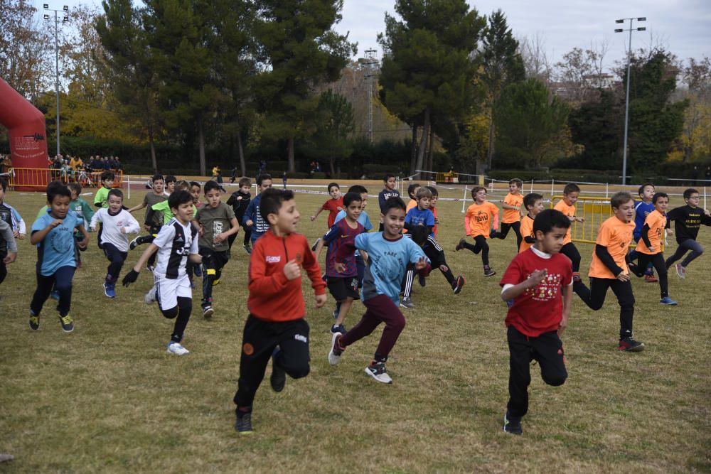 Uns 800 escolars donen relleu un any més al Cros de Manresa al Congost