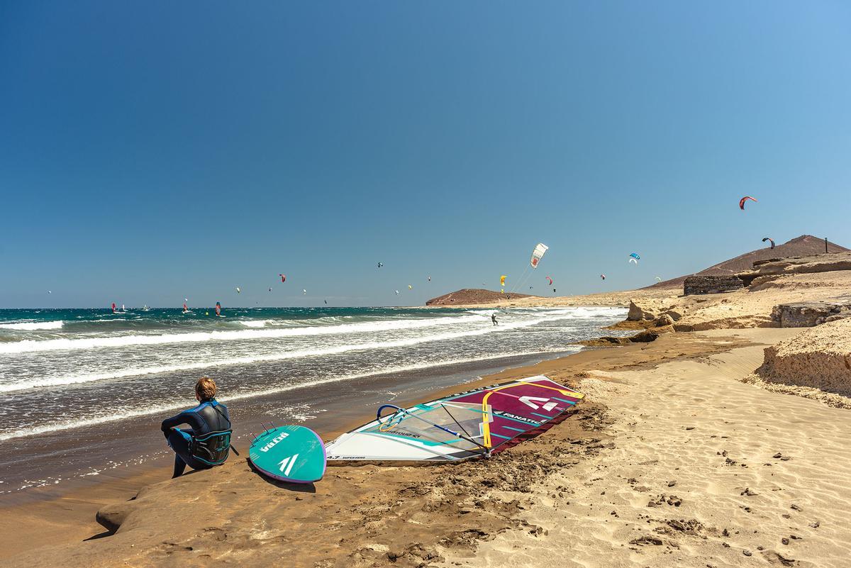 Buceo, surf, kitesurf, windsurf son posibles a lo largo de 70 kilómetros de playas