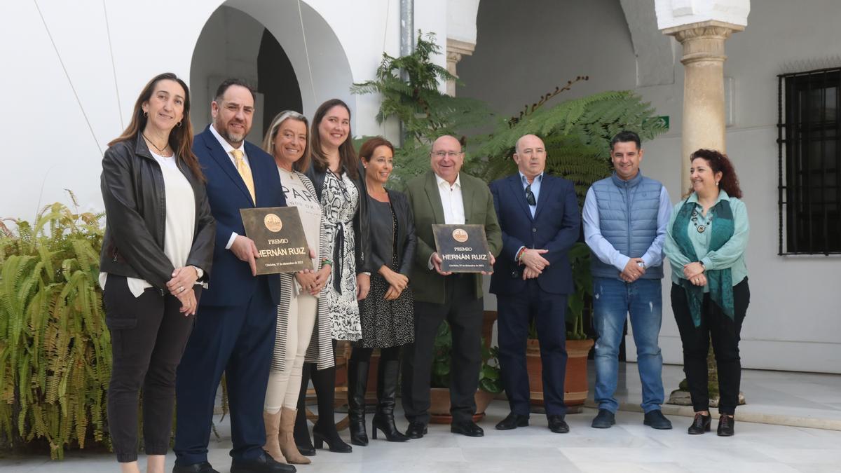 Entrega de los premios Hernán Ruiz a los representantes de los Patios de Córdoba.