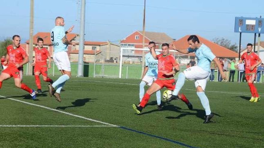 Una acción del duelo Beluso-Estradense. // Gonzalo Núñez