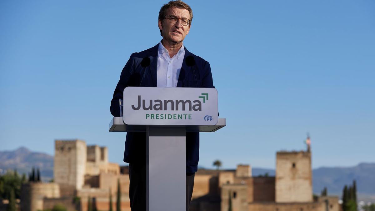 Alberto Núñez Feijóo, en el Mirador de San Nicolás de Granada.