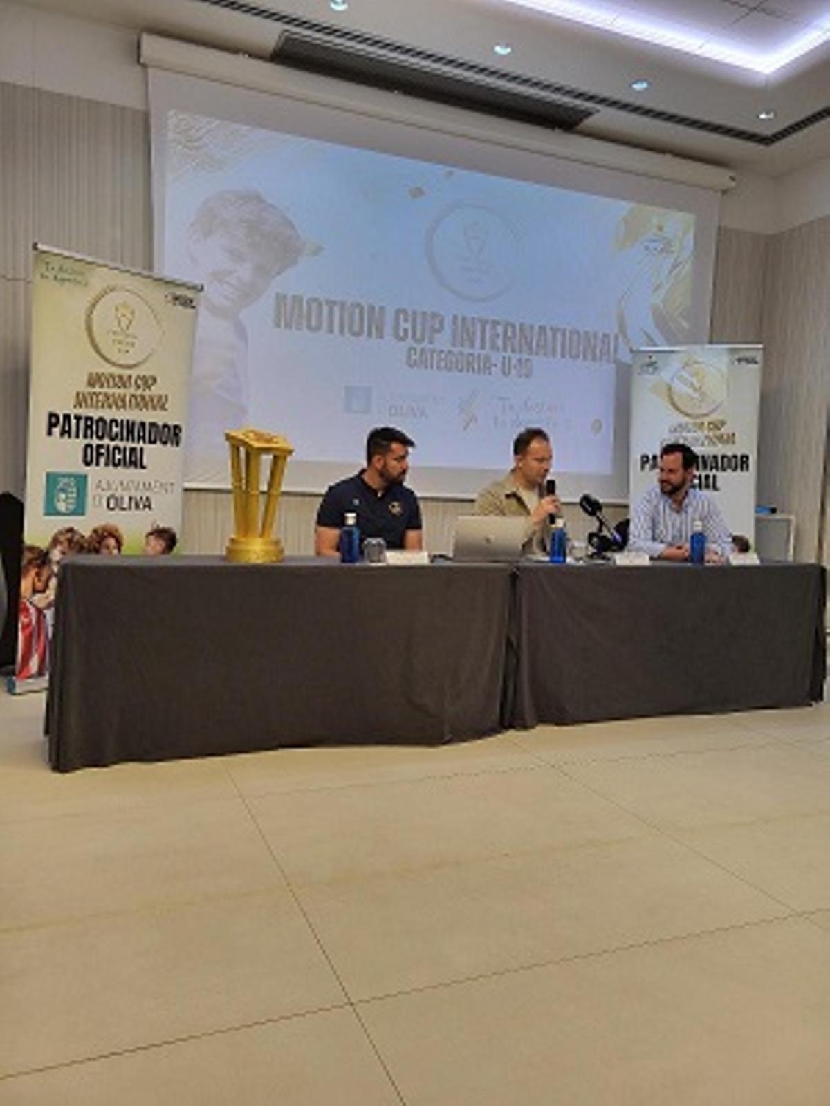 Una imagen del acto de la presentación del torneo