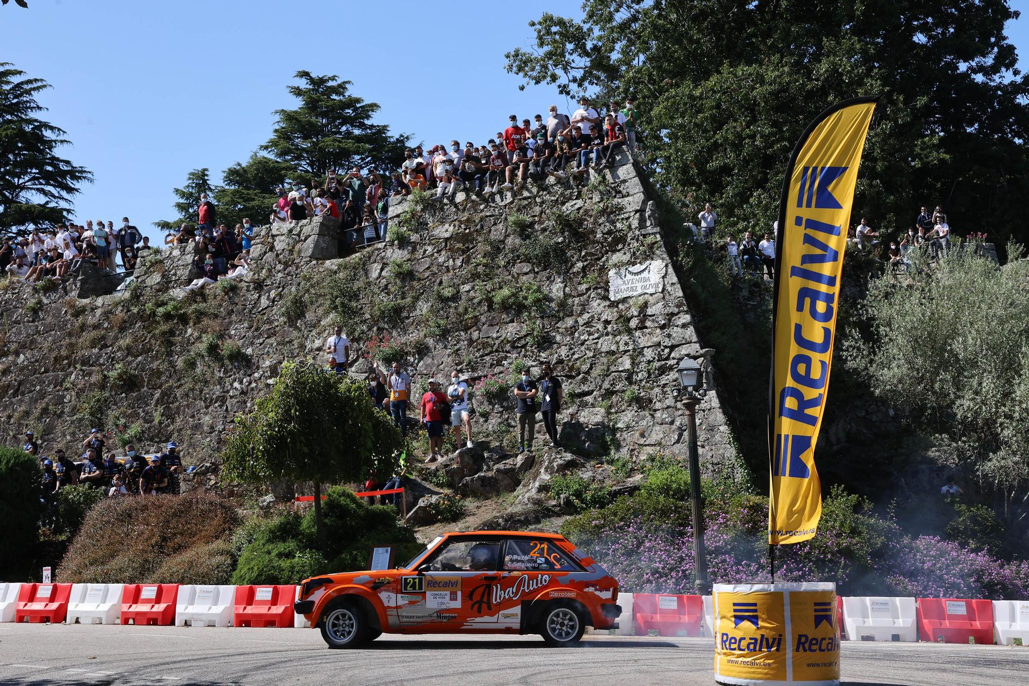 El espectáculo del Rallye Rías Baixas se apodera de O Castro