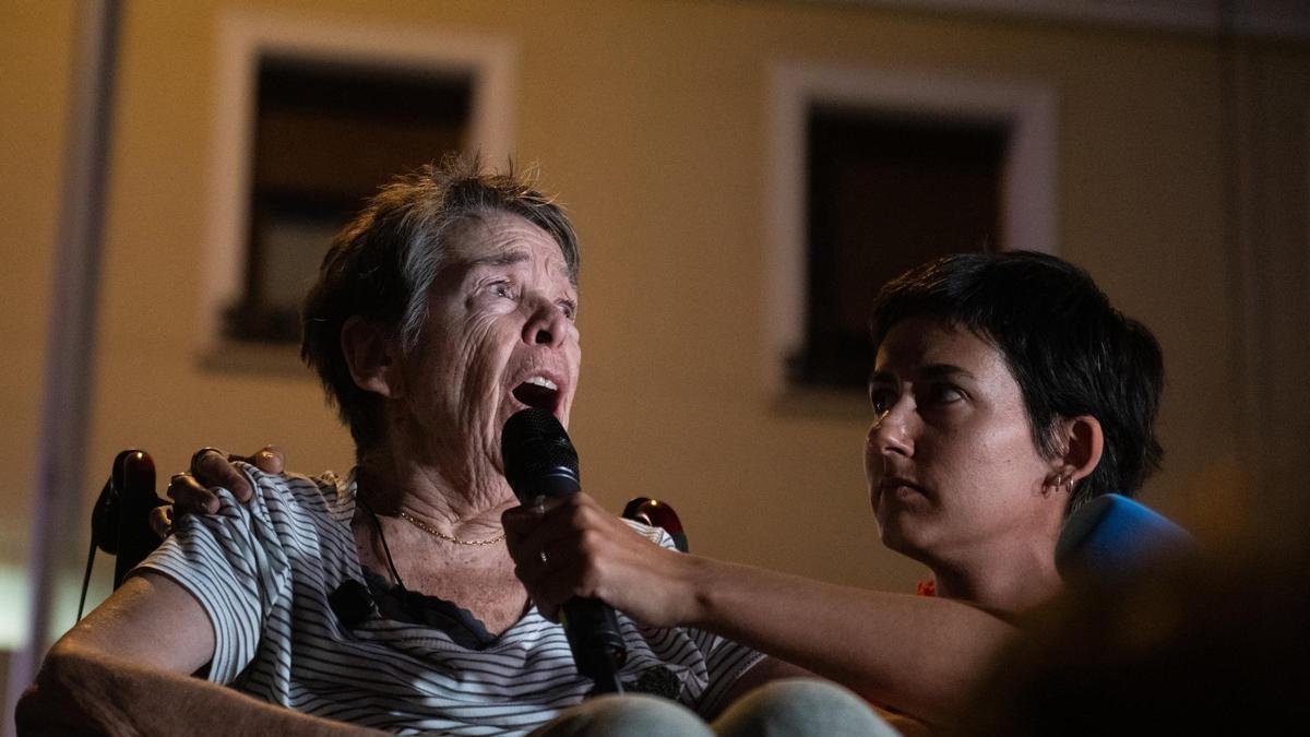 Maricarmen pide a Pedro Sánchez un decreto que sea «el primer paso para acabar con el sistema» que permitió su desahucio