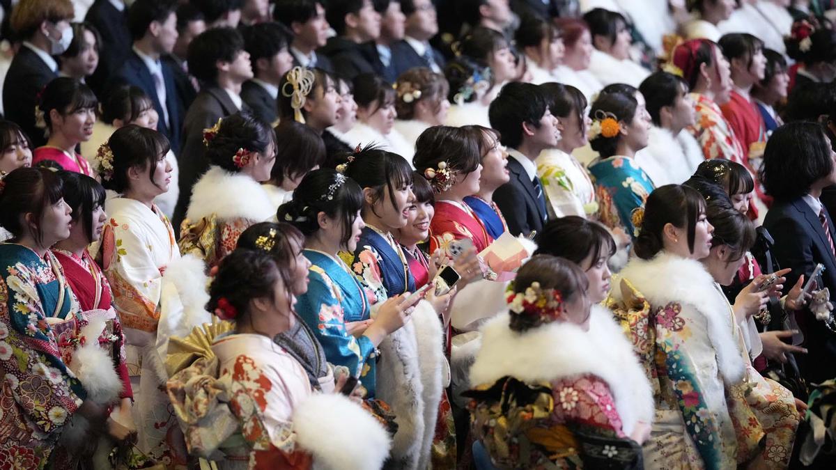 Celebración de la ceremonia del Día de la mayoría de edad en Yokohama, Japón.