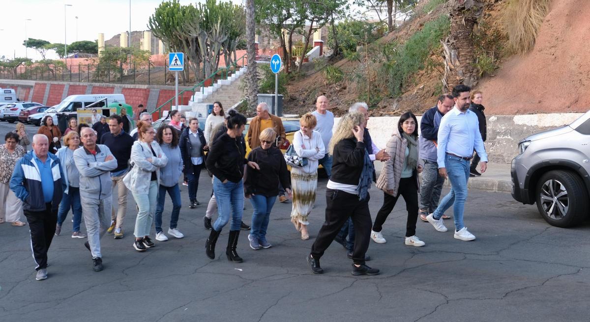 Durante el recorrido, en el que también han participado el concejal del Distrito Isleta Puerto Guanarteme, Héctor Alemán, y los concejales de Vías y Obras y Alumbrado, Carlos Díaz, y Deportes, Carla Campoamor.