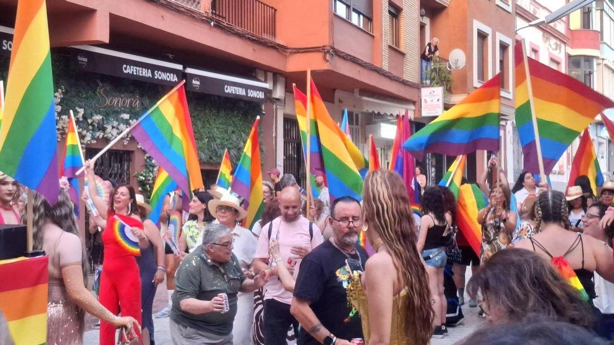Desfile del Día del Orgullo en Almendralejo.
