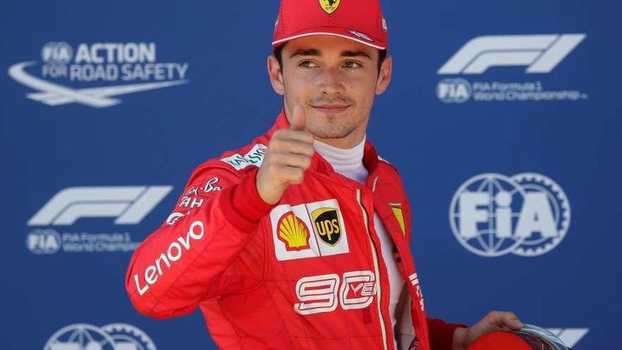 Leclerc festeja el mejor tiempo conseguido ayer en el circuito de Spielberg. // Efe