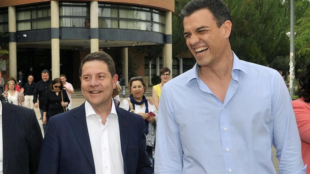 Pedro Sánchez y Emiliano García-Page en un acto en Albacete.