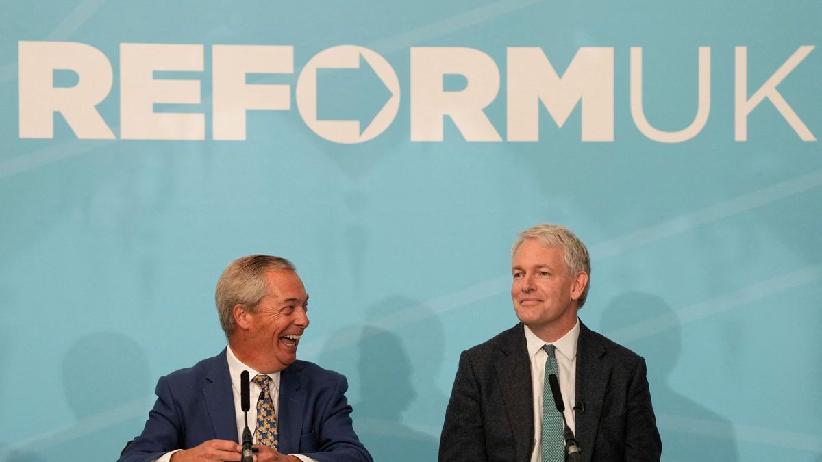 El auge del populista Reform UK de Nigel Farage provoca un goteo de deserciones en el Partido Conservador