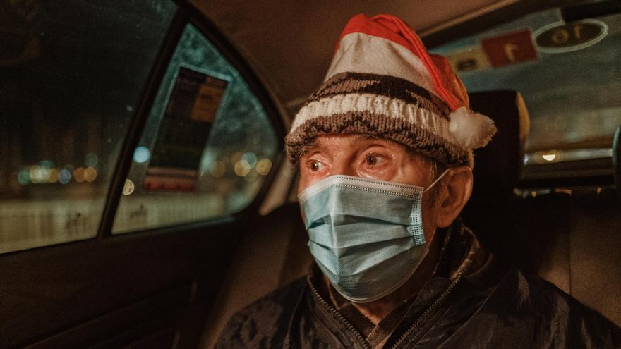 Los taxistas pasean gratis a los mayores para que vean las luces de Navidad de Palma