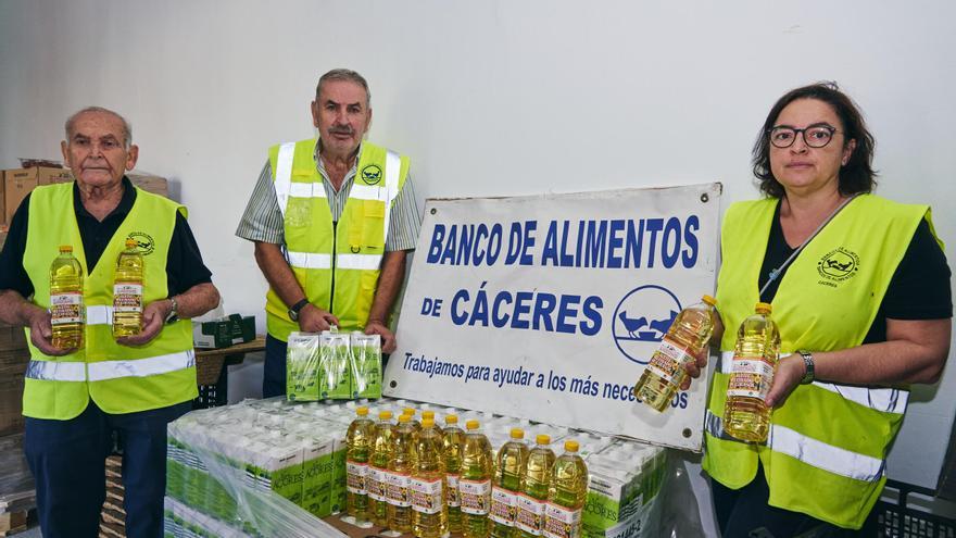 SOS por la leche y el aceite: el Banco de Alimentos de Cáceres requiere 200.000 litros