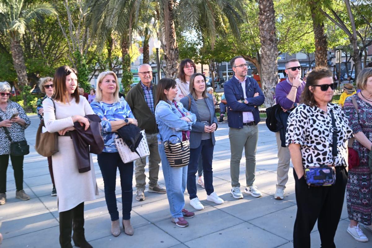 Así ha sido la protesta de 24 colectivos en Elche contra la moción antiaborto de Vox apoyada por PP Así ha sido la protesta de 24 colectivos en Elche contra la moción antiaborto de Vox apoyada por PP