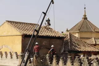 Primeros trabajos de emergencia en la Mezquita-Catedral