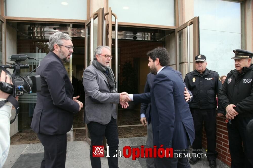 Familiares y amigos dan el último adiós a José Antonio Pujante en el tanatorio Lázaro de Lorca