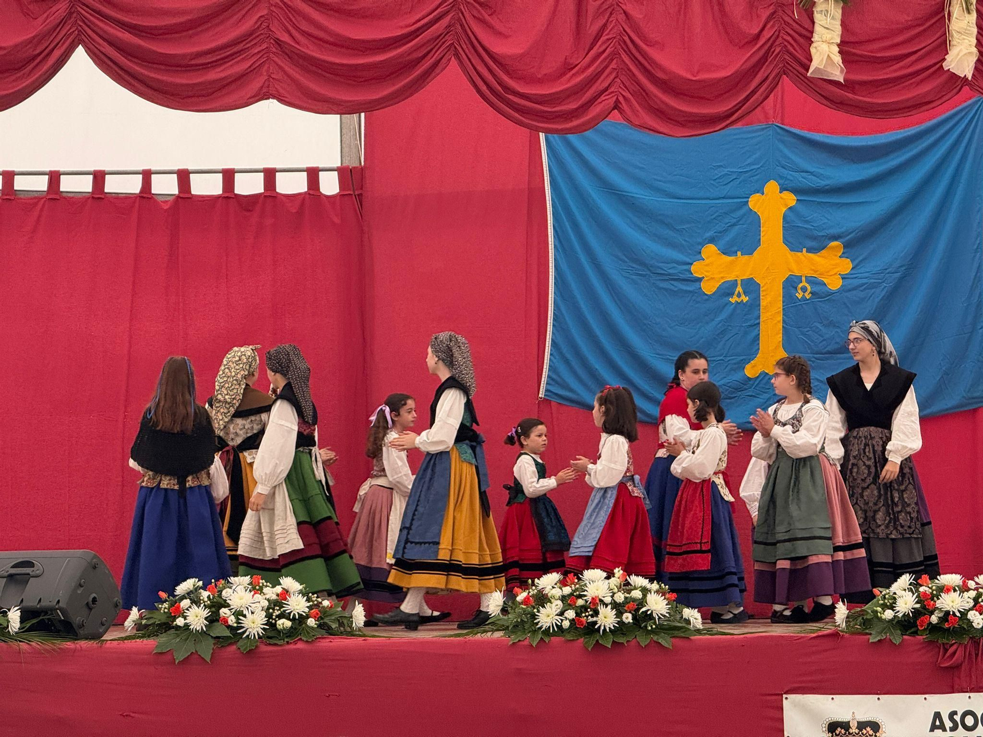 Así se bailó en Argüelles para celebrar los 47.º años de El Piñote