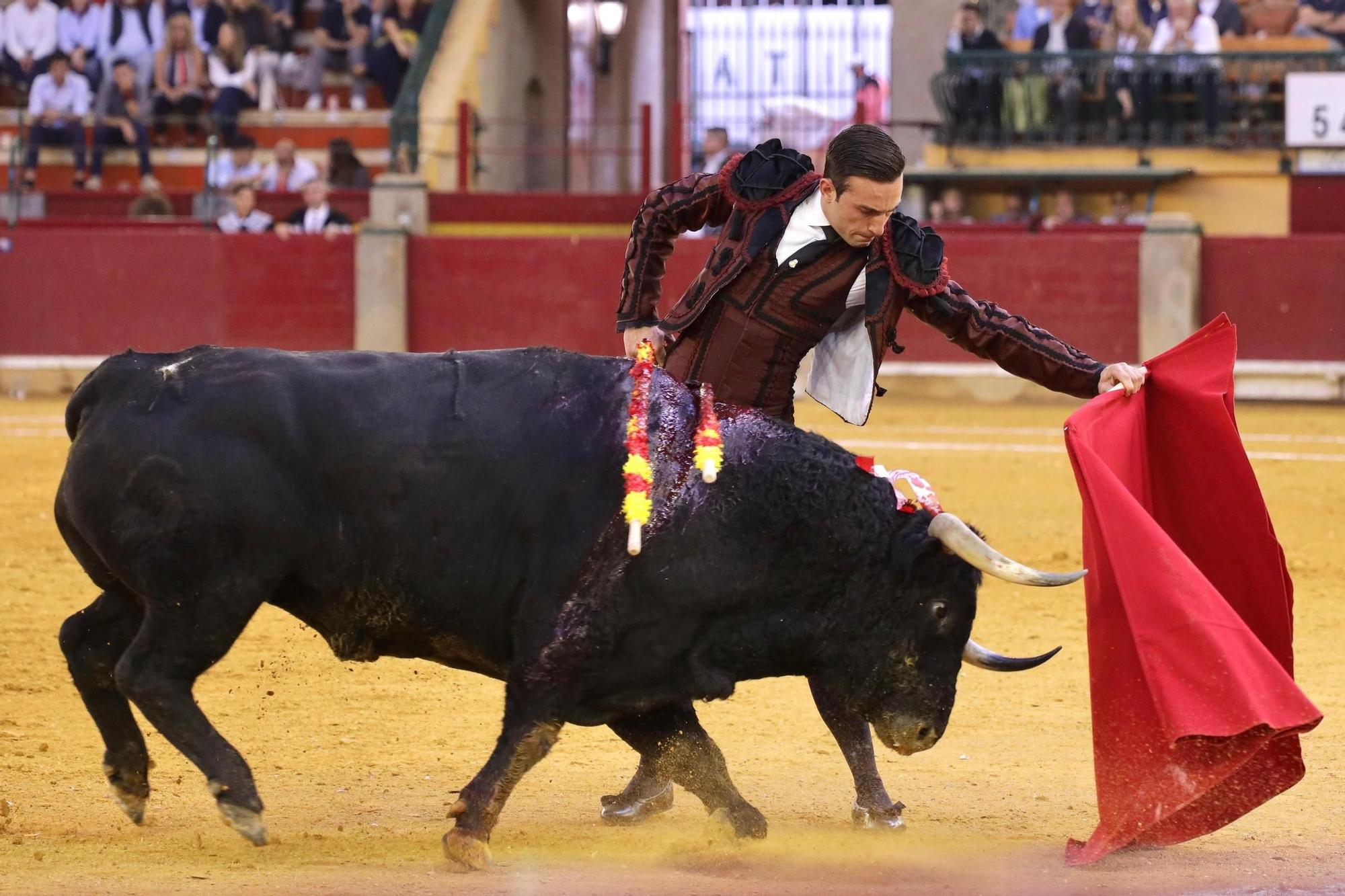 En imágenes | Corrida de toros goyesca en la plaza de toros de Zaragoza